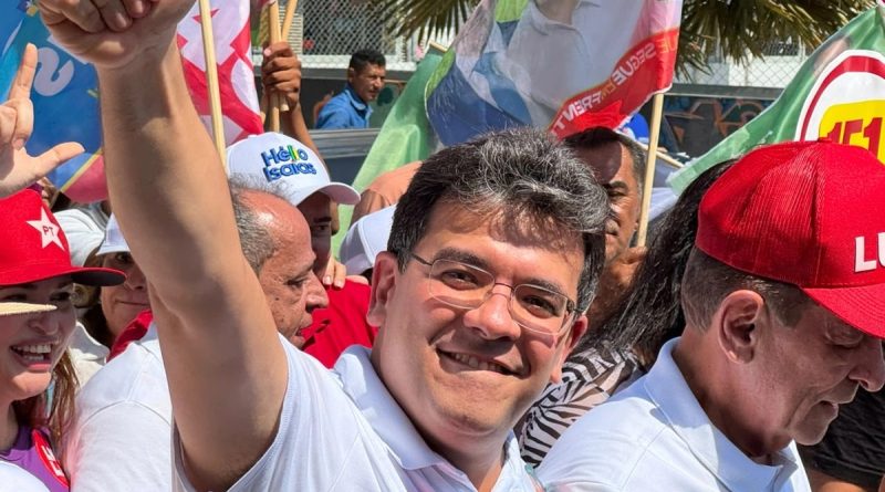 Rafael Fonteles destaca abastecimento de água durante ato de campanha em São Raimundo Nonato