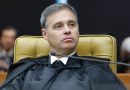 Mendonça vota para manter remoção de posts que associam Flávio Bolsonaro a mudança de padroeira