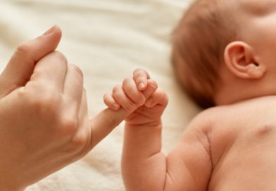 STF iguala licença-maternidade para mães biológicas e adotantes