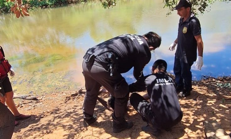 Homem de 44 anos é encontrado morto dentro de riacho