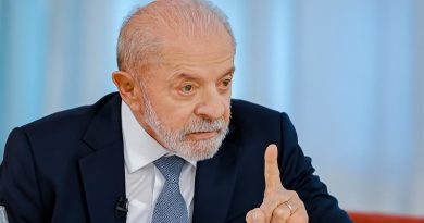 Lula diz que cortes de R$ 200 bilhões podem prejudicar os mais pobres e critica proposta de Flávio Bolsonaro