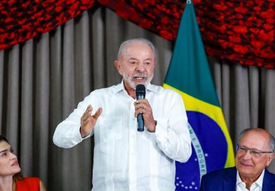 Lula defende reforma do Judiciário e mandato para ministros do STF após caso Banco Master