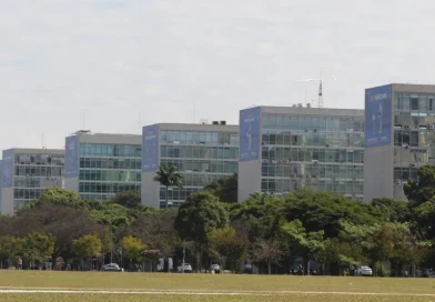 Servidores públicos federais terão ponto facultativo na sexta-feira e feriado prolongado