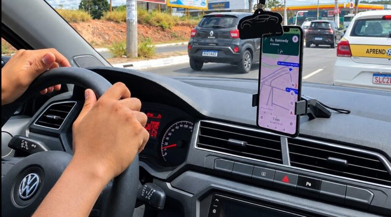 Detran facilita inclusão de atividade remunerada na CNH para motoristas e entregadores
