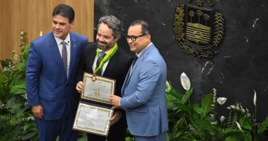 Alepi homenageia 34 personalidades e instituições com Medalha do Mérito Legislativo