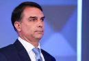 Flávio Bolsonaro teria deixado o Brasil rumo aos Estados Unidos, diz reportagem