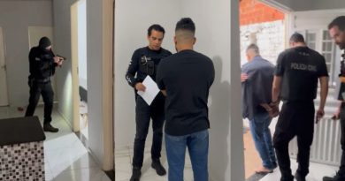 Dois homens são presos suspeitos de desviar dinheiro de maquininhas de cartão