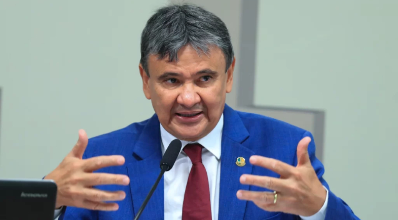 Wellington Dias entrega 35 toneladas de alimentos a 26 entidades em Teresina