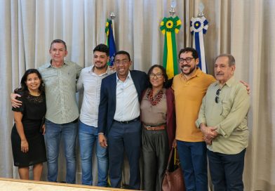 Silvio Mendes empossa Joel Rodrigues e anuncia Alan Brandão como líder do governo na Câmara