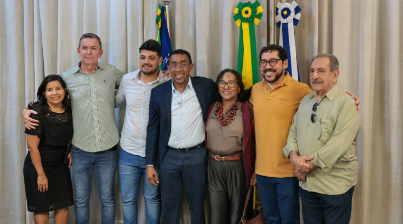 Silvio Mendes empossa Joel Rodrigues e anuncia Alan Brandão como líder do governo na Câmara